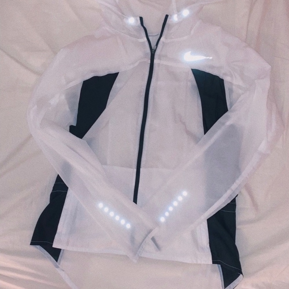 Nike Hooded windbreaker!
